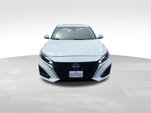 Used 2023 White Nissan 2.5 SL image 9