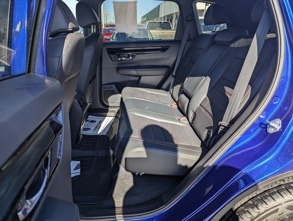 2023 Honda CR-V Hybrid Sport Touring photo 3