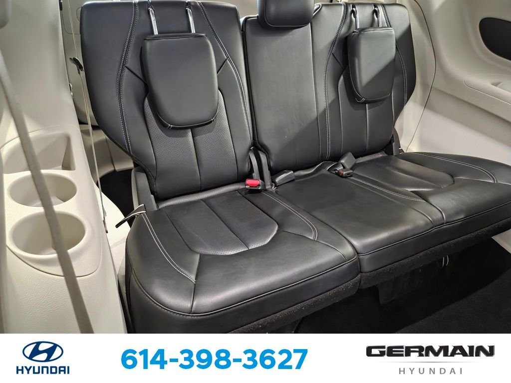 Used 2023 White Chrysler Touring L image 19