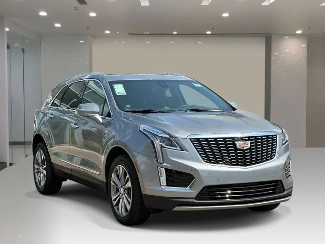Used 2025 Silver Cadillac Premium Luxury image 7