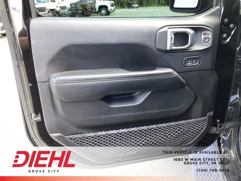 Used 2018 Black Jeep Unlimited Sahara image 14