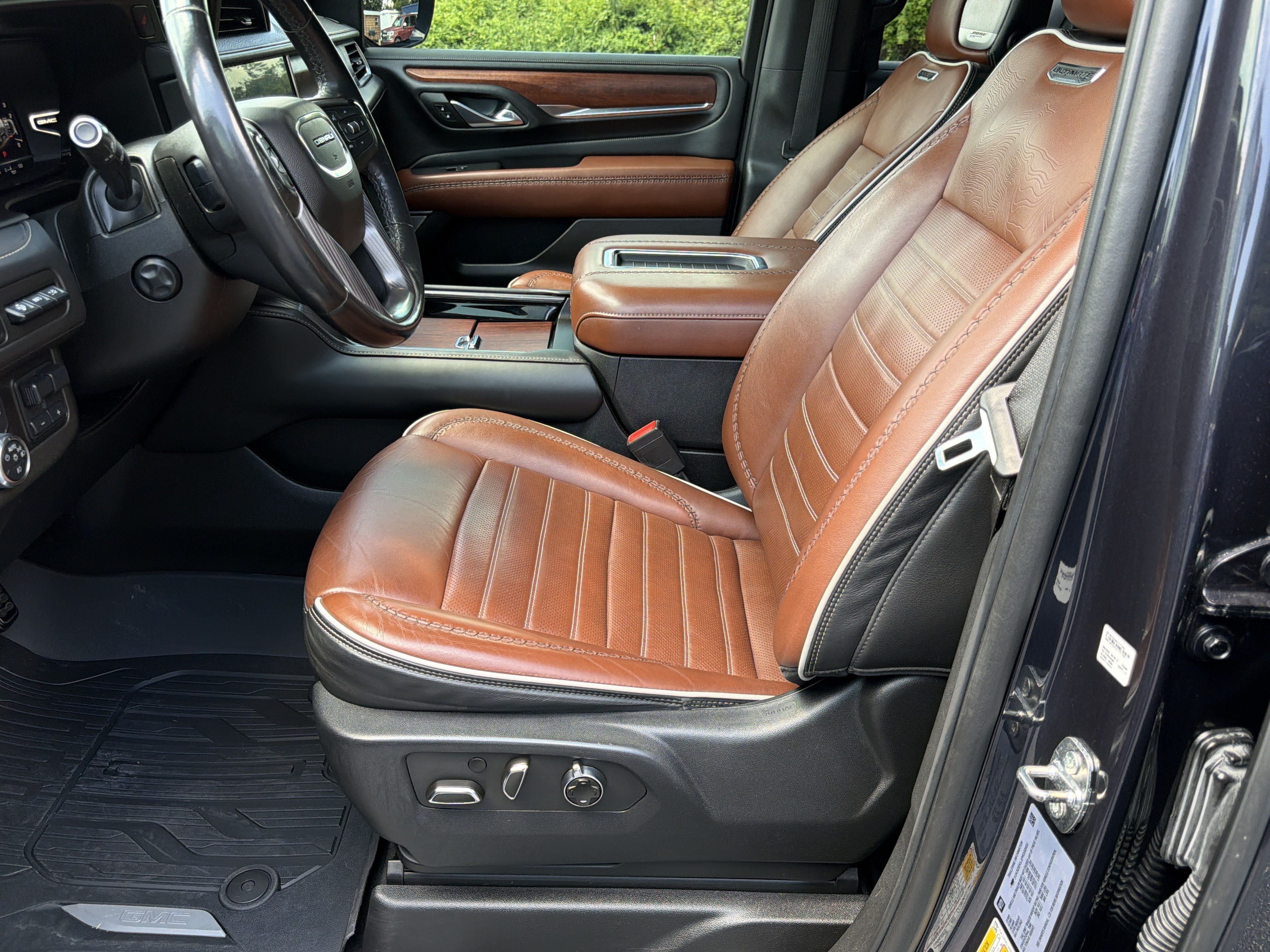 2023 GMC Yukon Denali Ultimate - Photo 9