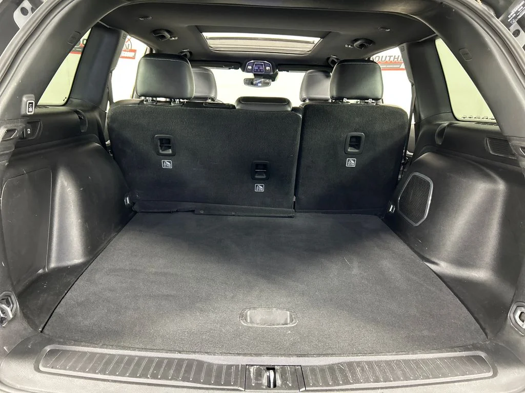 Used 2024 Silver Jeep 4xe image 21