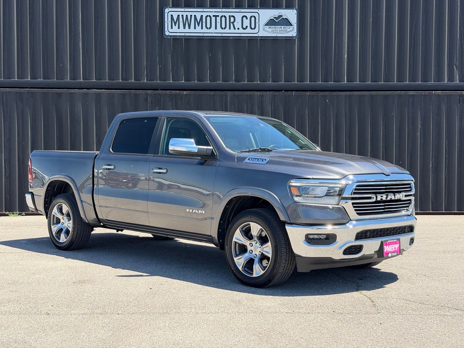 2022 RAM 1500 Laramie 4x4 Crew Cab 5'7's photo