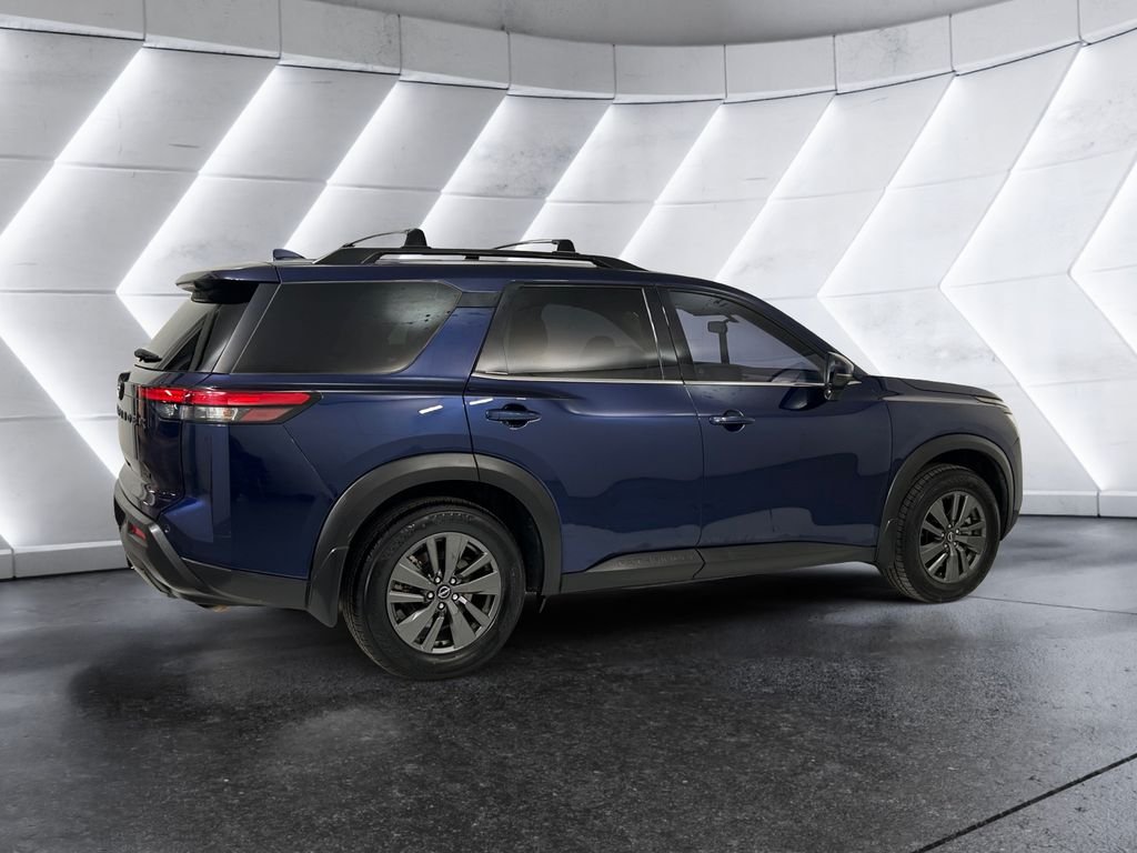 Used 2022 Blue Nissan SV image 4