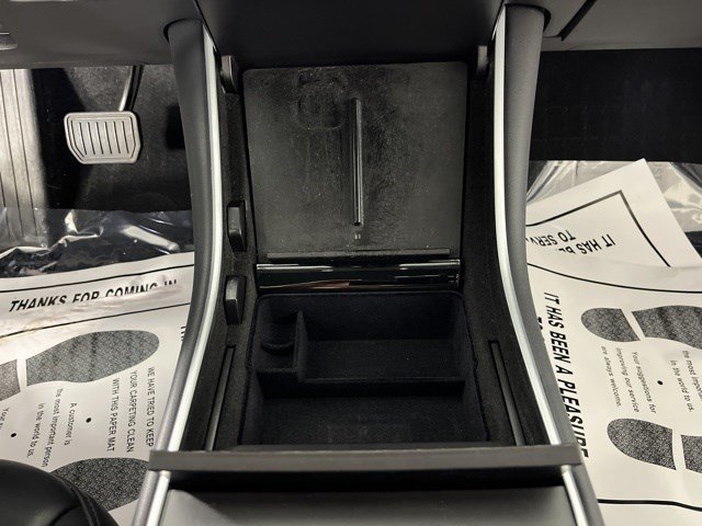 Used 2018 Silver Tesla Long Range Battery image 17