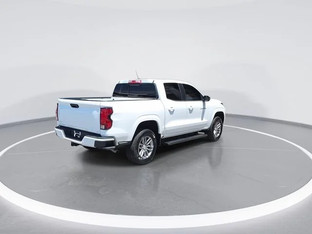 Used 2024 White Chevrolet LT image 7