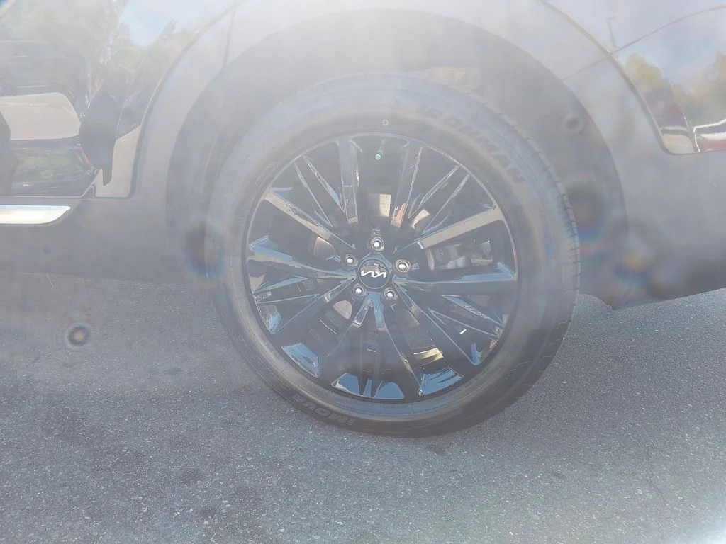Used 2022 Black Kia SX image 32