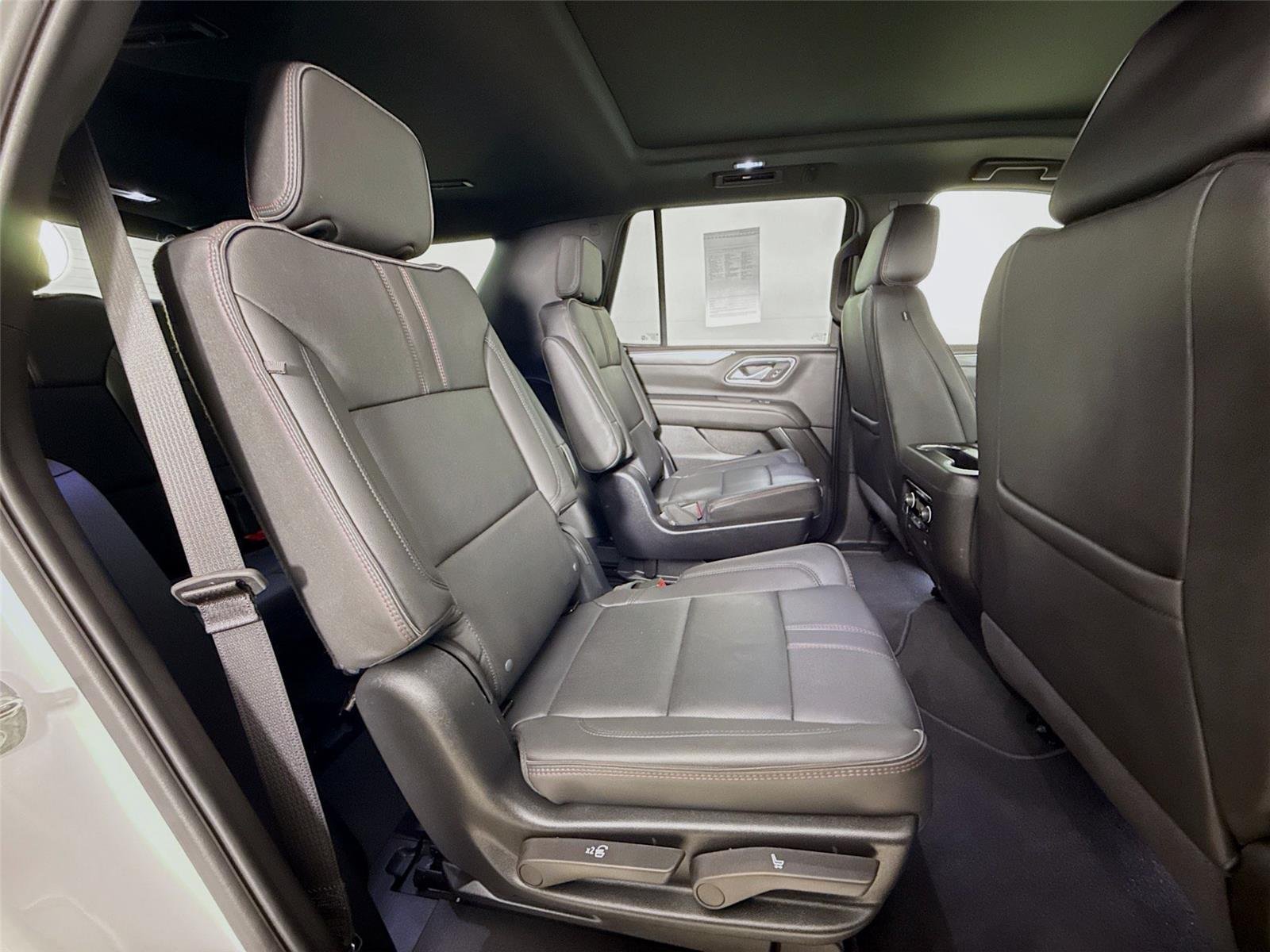 Used 2024 Summit White Chevrolet RST image 31