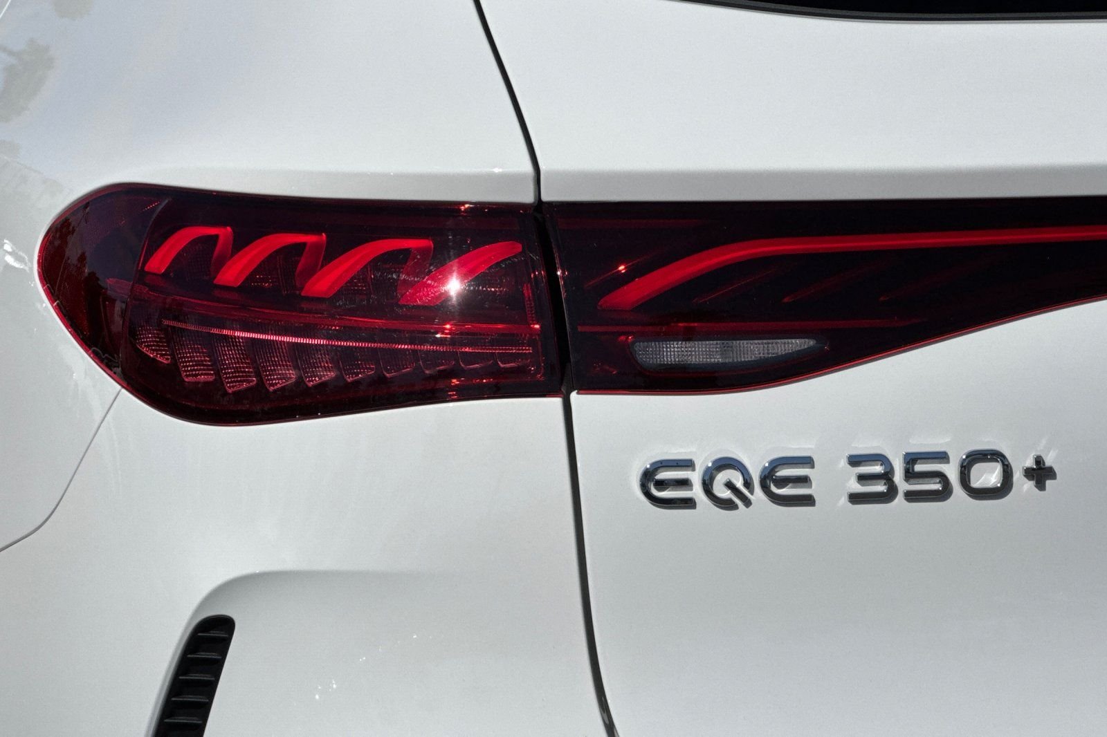 Certified Used 2023 White/off-white Mercedes-Benz 350+ SUV image 14