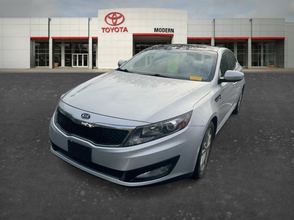 Used 2011 Bright Silver Kia EX image 4