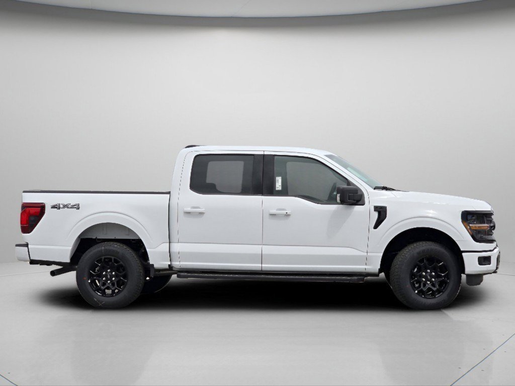 New 2026 Oxford White Ford XLT image 24