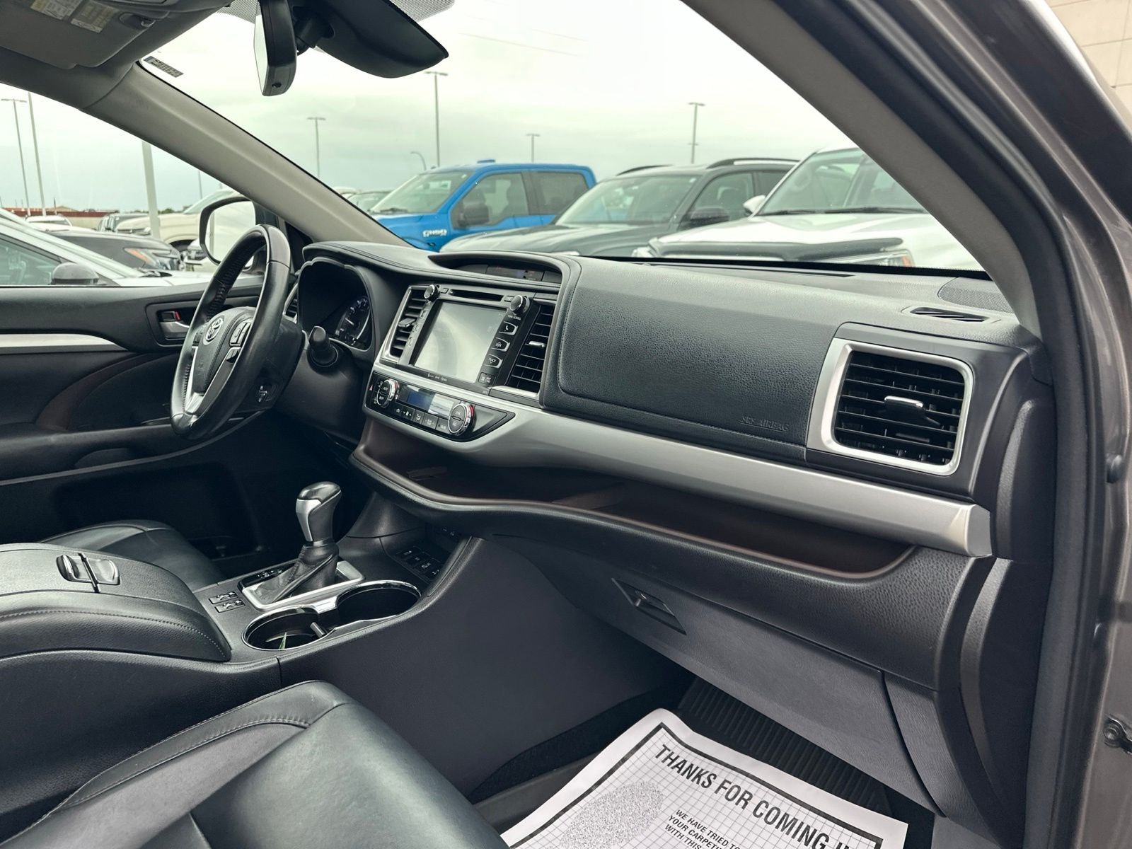 Used 2017  Toyota XLE image 40