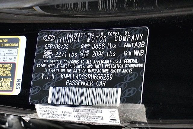 Used 2024 Black Hyundai SE image 29