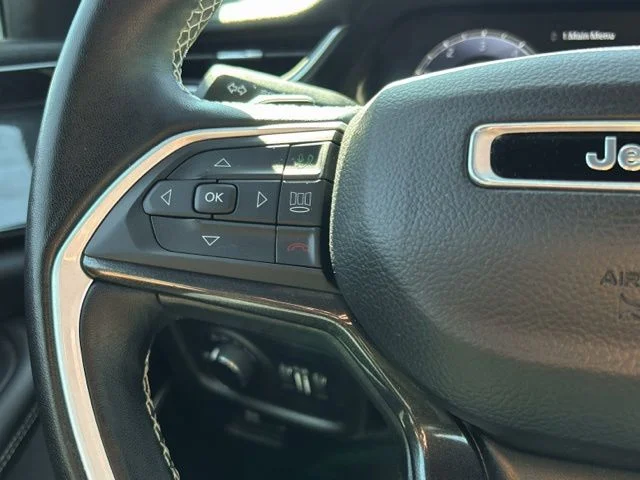 Used 2022 Gray Jeep Altitude image 36
