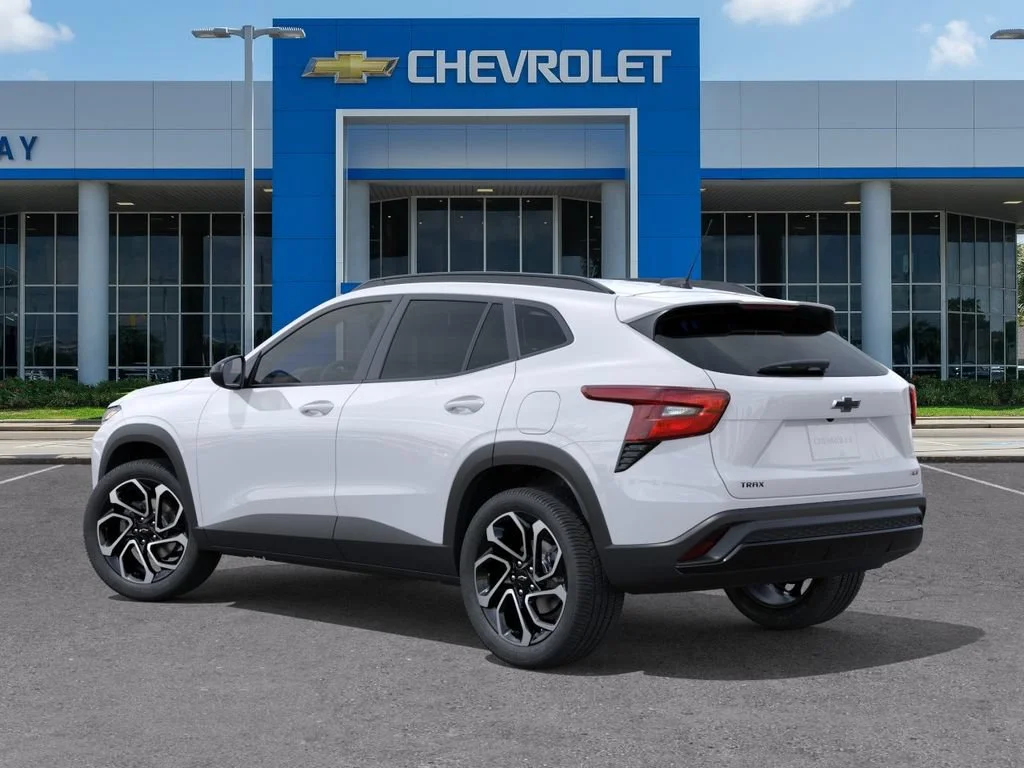 New 2026 Summit White Chevrolet 2RS image 3