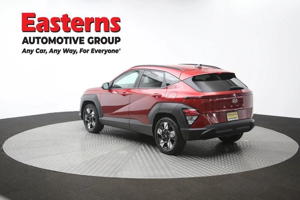 Used 2025 Red Hyundai SEL image 65