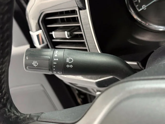 Used 2021 Black Ford XLT image 16