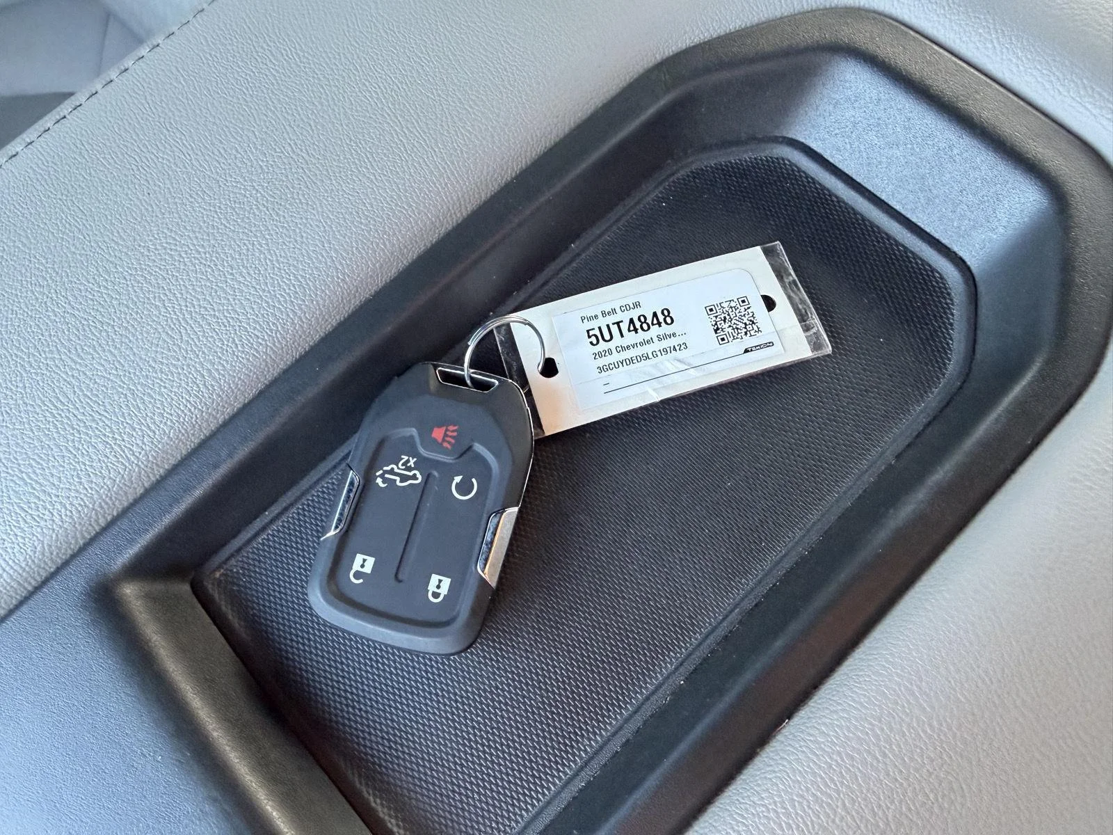 Used 2020 Summit White Chevrolet LT image 14