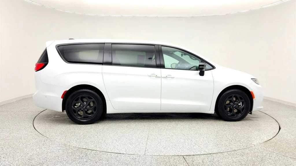 Used 2024 Bright White Clearcoat Chrysler Hybrid S Appearance Pkg image 4