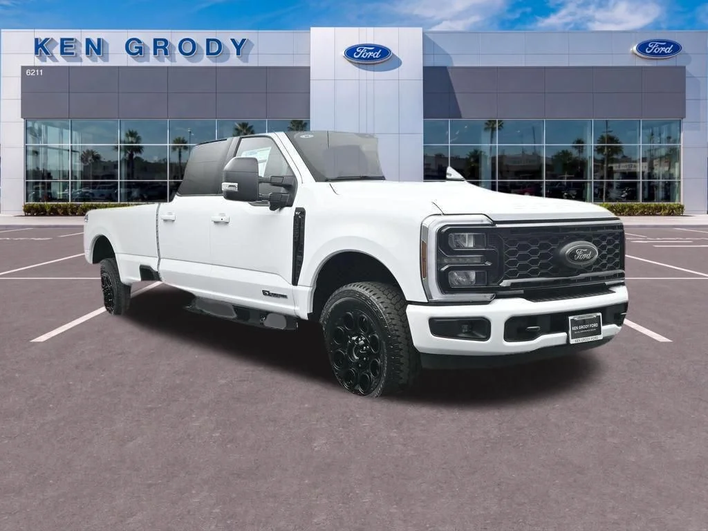 New 2026 White Ford XLT image 1