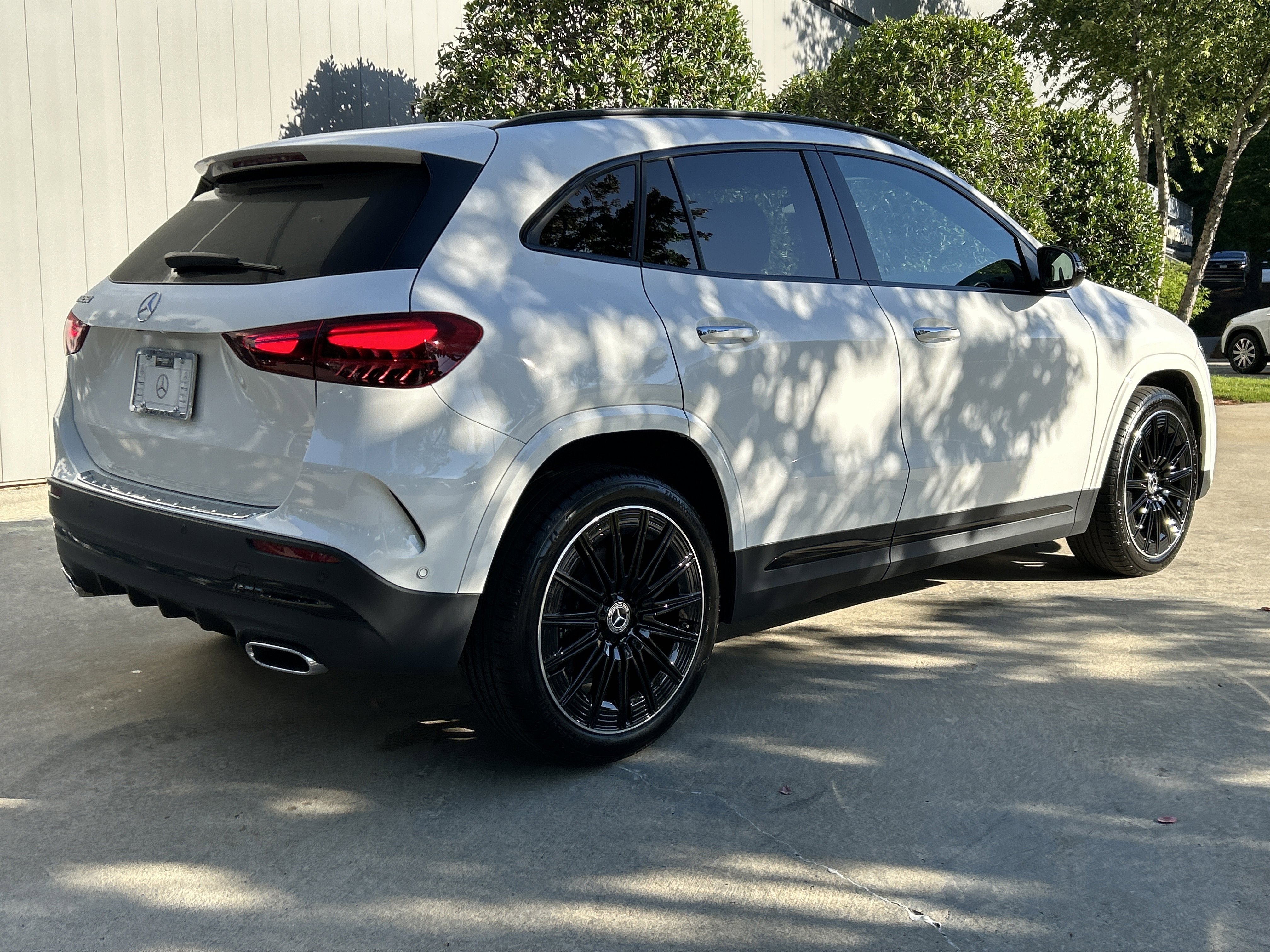 Certified Used 2025 Polar White Mercedes-Benz GLA 250 SUV image 17