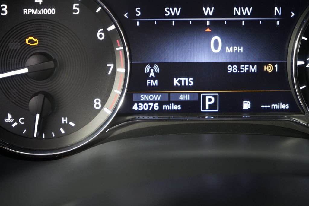 Used 2022 Black Obsidian INFINITI Sensory image 27