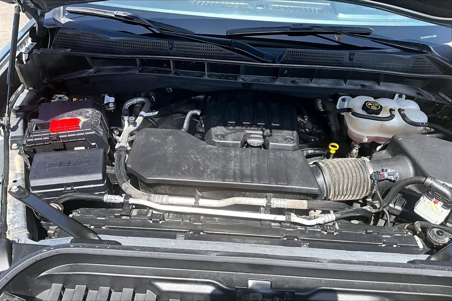 Used 2024 Sterling Metallic GMC Elevation image 32