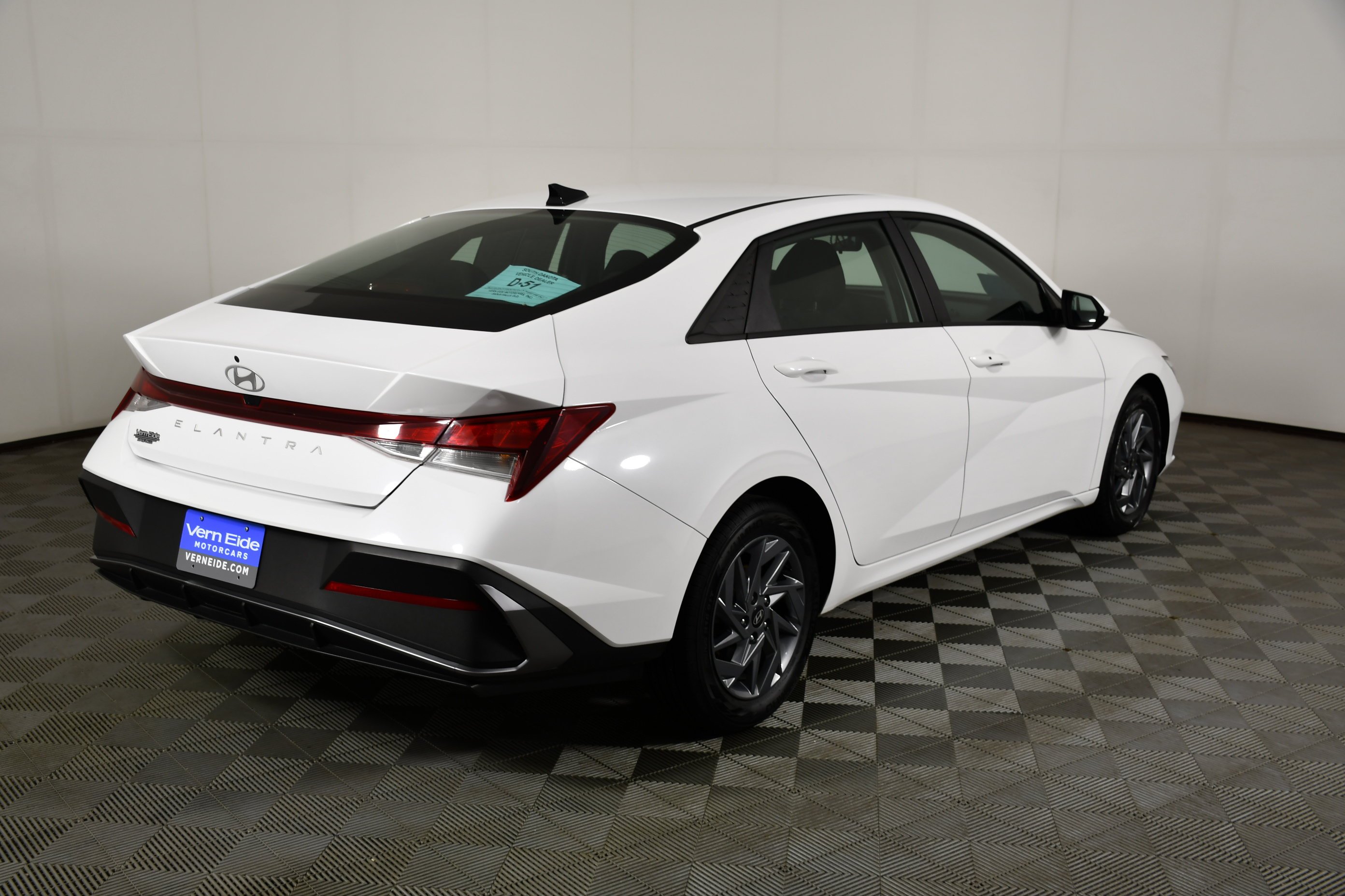 Used 2024 Serenity White Hyundai SEL image 6