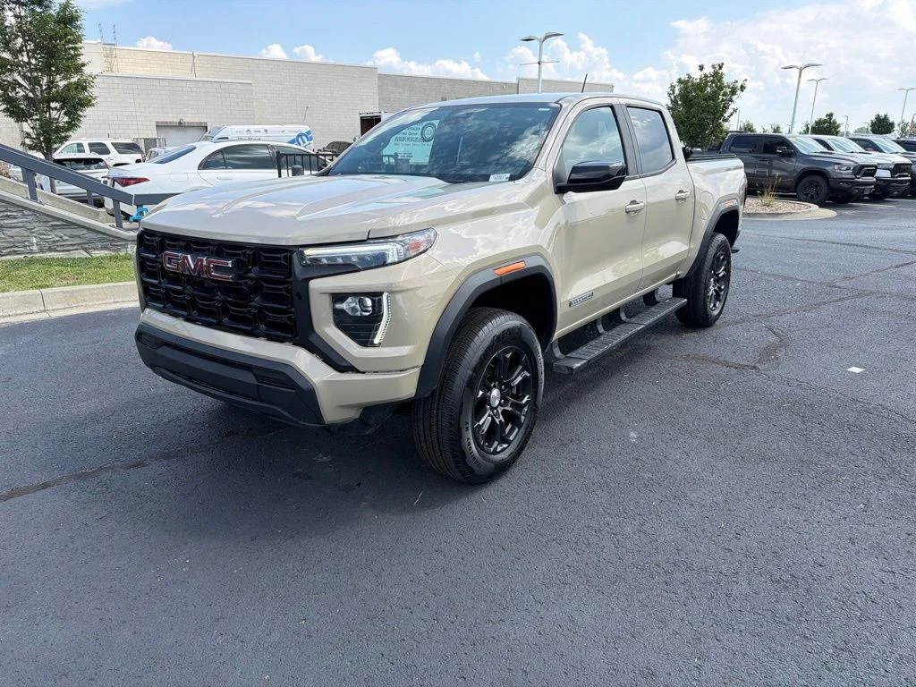 Used 2023 Beige GMC Elevation image 3