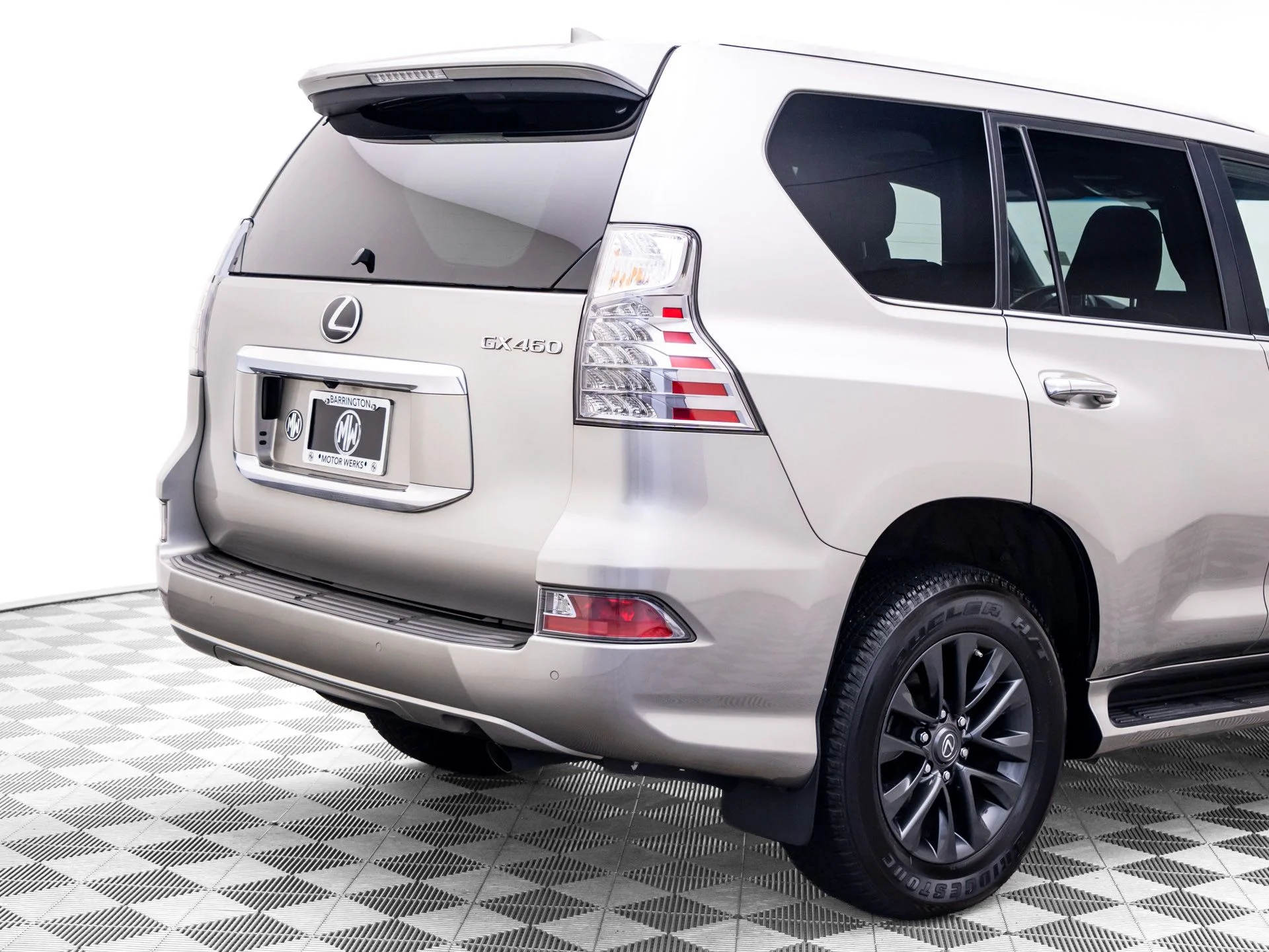 Used 2023 Silver Lexus 460 image 34