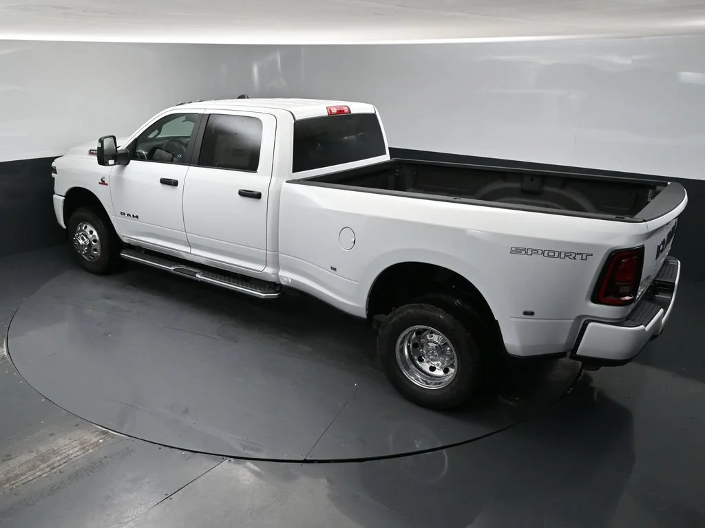 New 2026 Bright White Clear-Coat Exterior Paint RAM Big Horn image 52