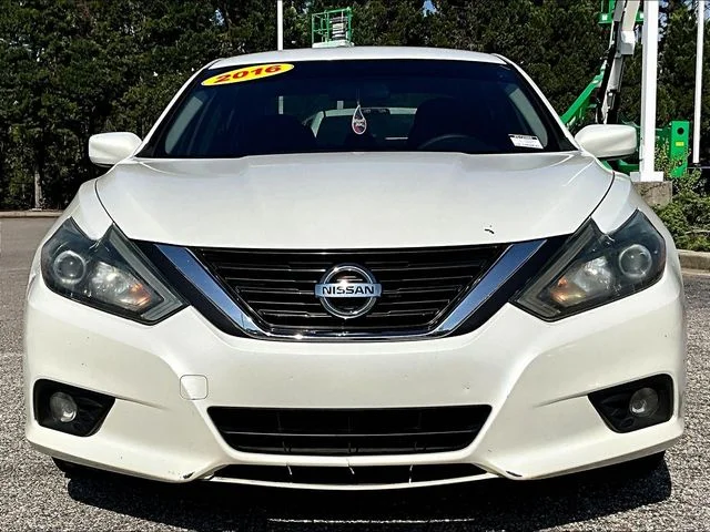 Used 2016 Nissan Altima SR with VIN 1N4AL3AP0GC135065 for sale in Lafayette, IN