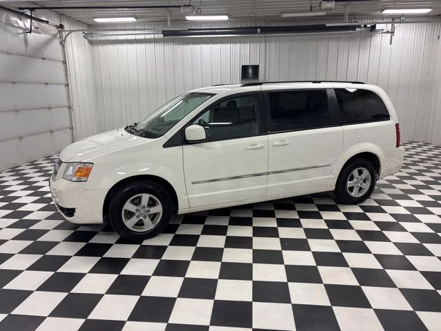 2010 Dodge Grand Caravan SXT FWD's photo