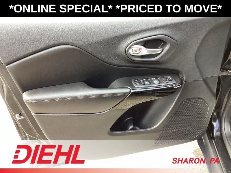 Used 2020 Black Jeep Latitude Plus image 24