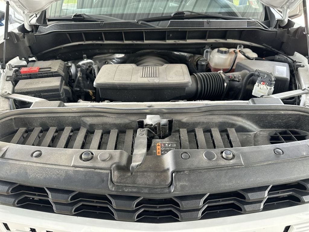 Used 2020 White Chevrolet Custom image 24