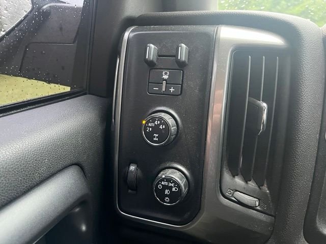Used 2016 Summit White Chevrolet LT image 19