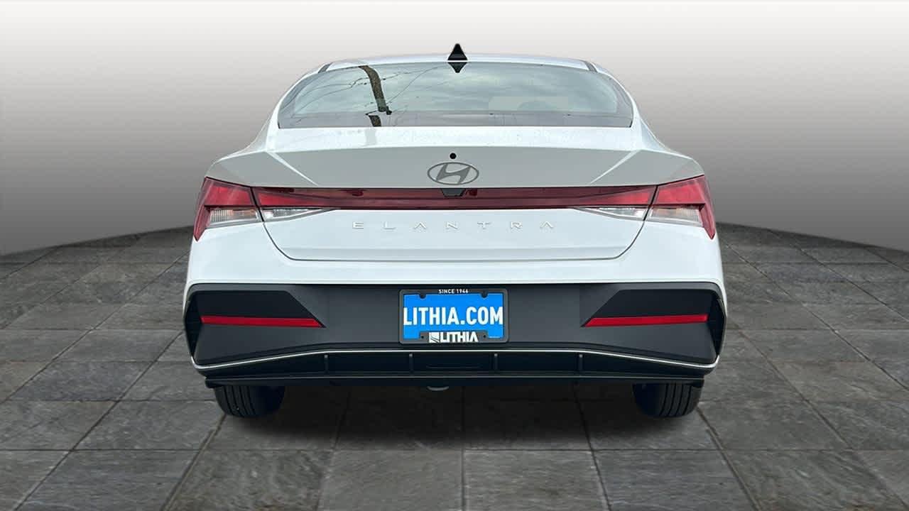 New 2026 Serenity White Hyundai SE image 36
