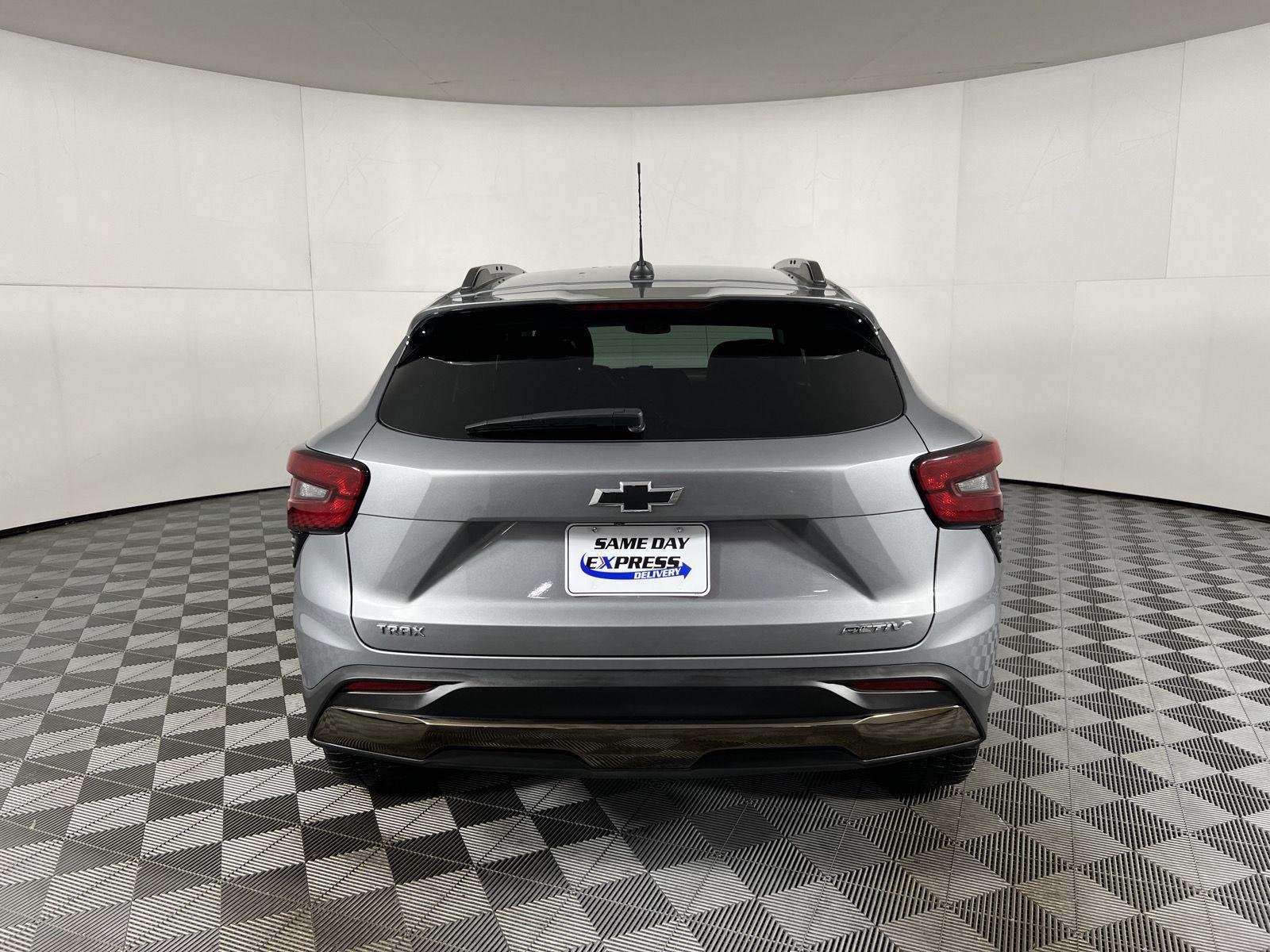 Used 2024 Sterling Gray Metallic Chevrolet ACTIV image 12