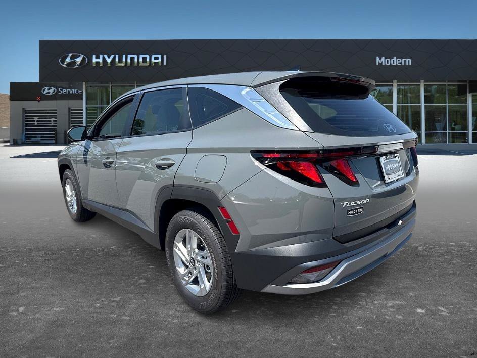New 2026 Hampton Gray Hyundai SE FWD image 4