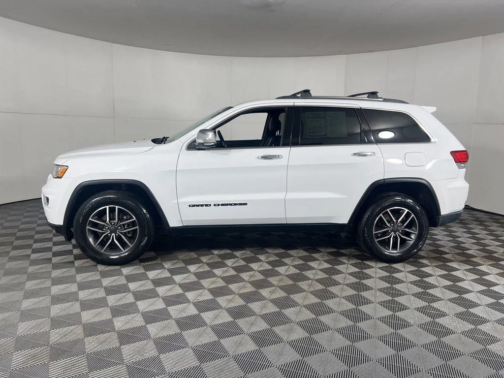 Used 2020 Bright White Clearcoat Jeep Limited image 6