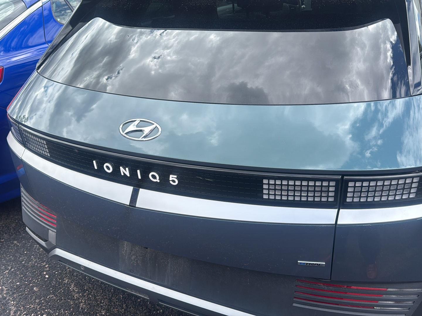 Used 2023 Digital Teal Hyundai SEL image 5