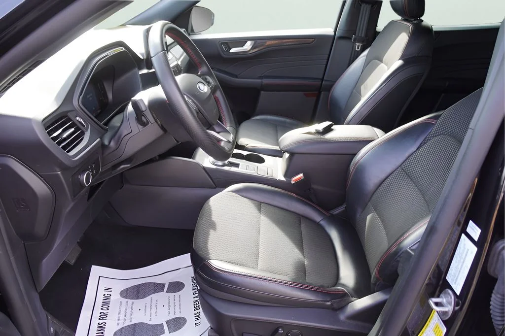 Used 2025 Black Metallic Ford ST-Line image 17