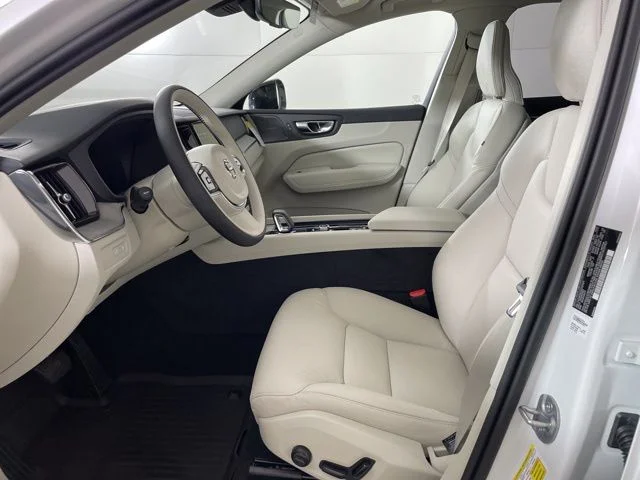 Certified Used 2025 Crystal White Volvo Plus image 27