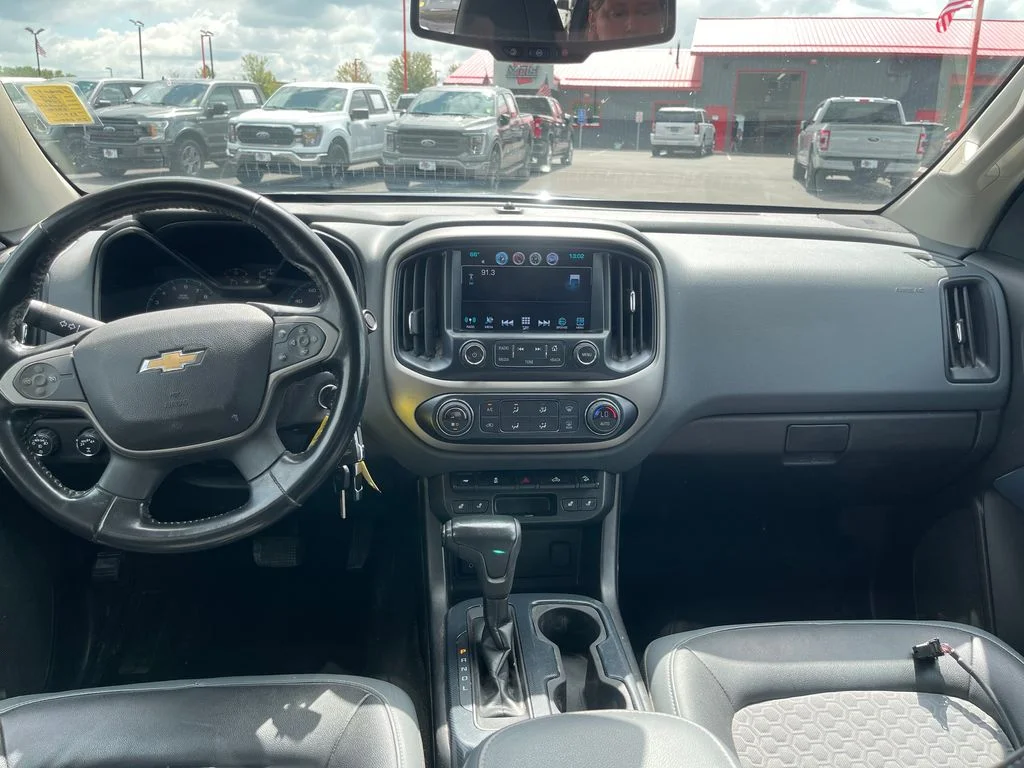 Used 2017 Gray Chevrolet Z71 image 24
