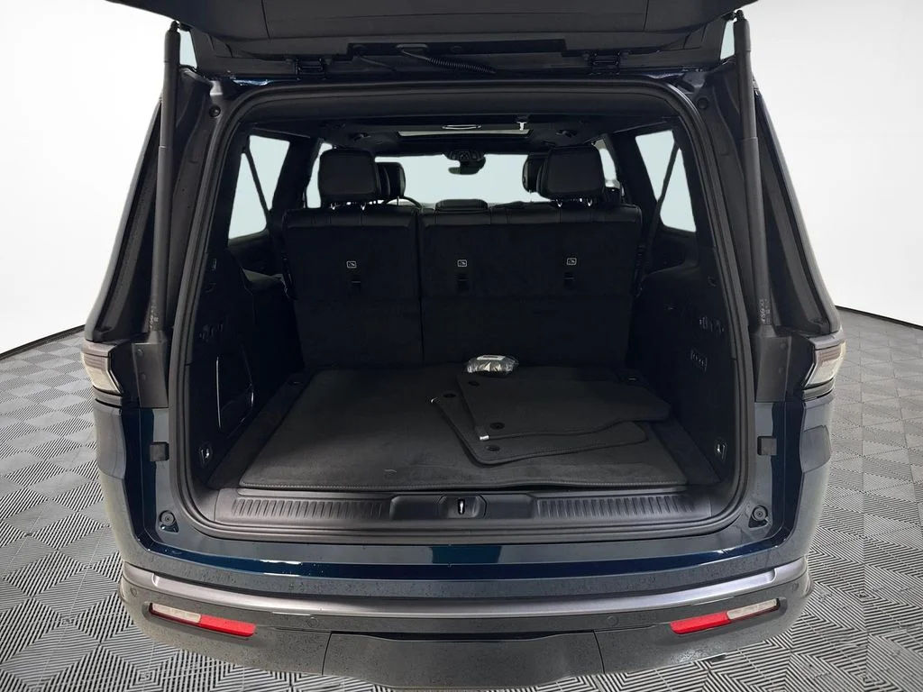 New 2026 Fathom Blue Pearl-Coat Exterior Paint (Late Availability) Jeep Limited Altitude image 11