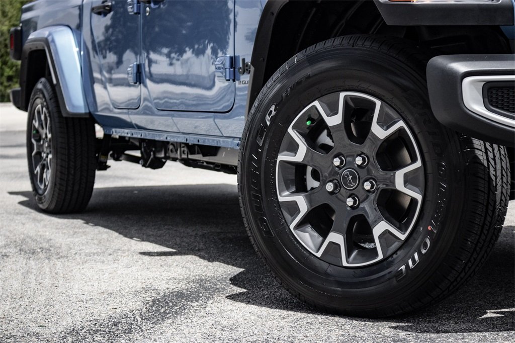 2025 Jeep Gladiator Sport S photo 2