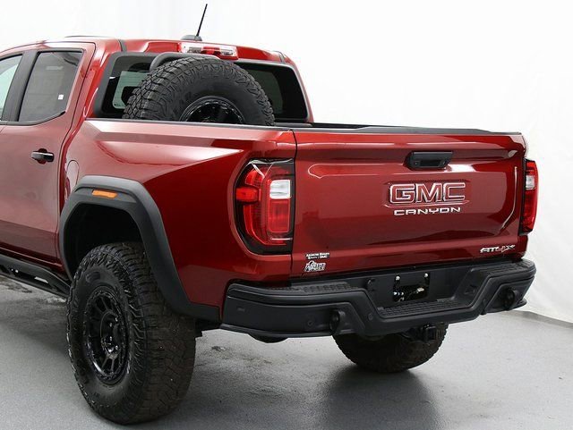 2025 GMC Canyon AT4 - Photo 9
