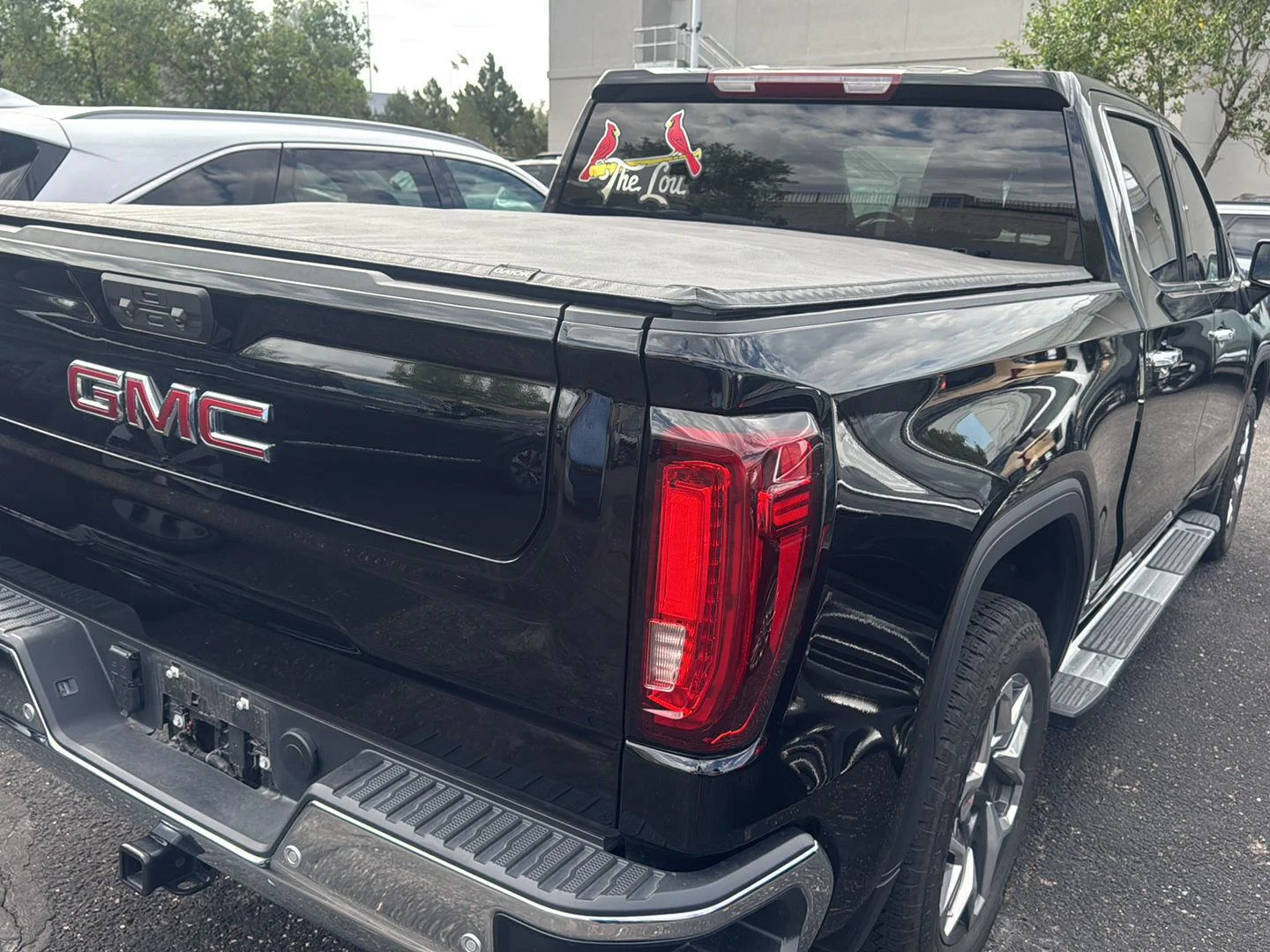 Used 2025 Onyx Black GMC SLT image 4