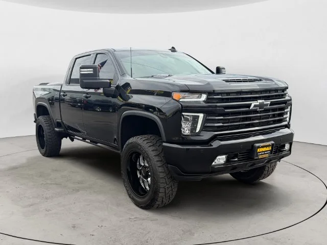 Used 2022 Black Chevrolet High Country image 4